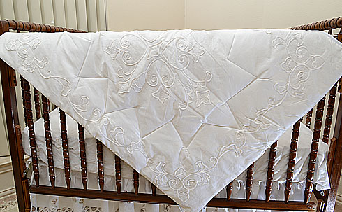 Imperial Embroidery Crib Baby Quilt 32"x42"